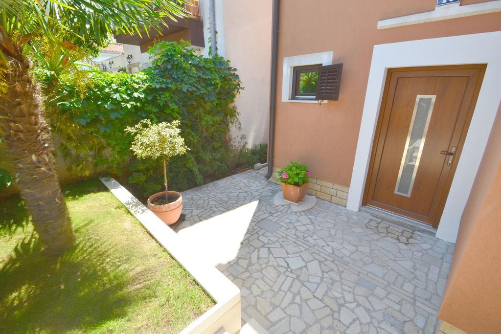 Apartments Zomzi Poreč Exterior foto