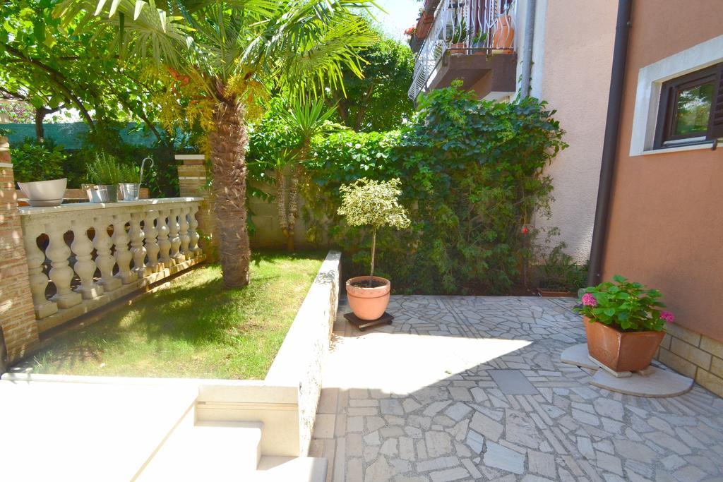 Apartments Zomzi Poreč Exterior foto