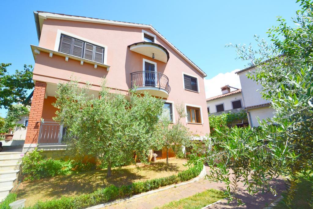 Apartments Zomzi Poreč Exterior foto